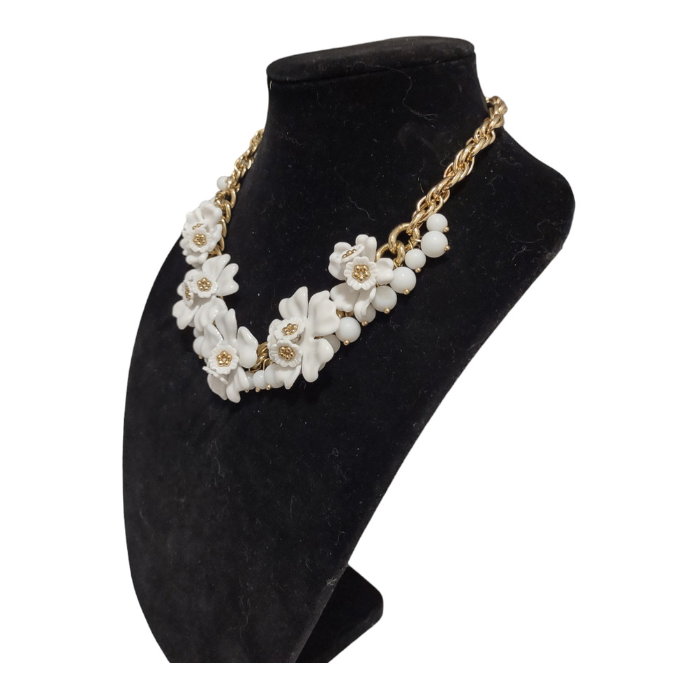 Retro Gold & White Floral Beaded Costume Necklace - Picture 3 of 9